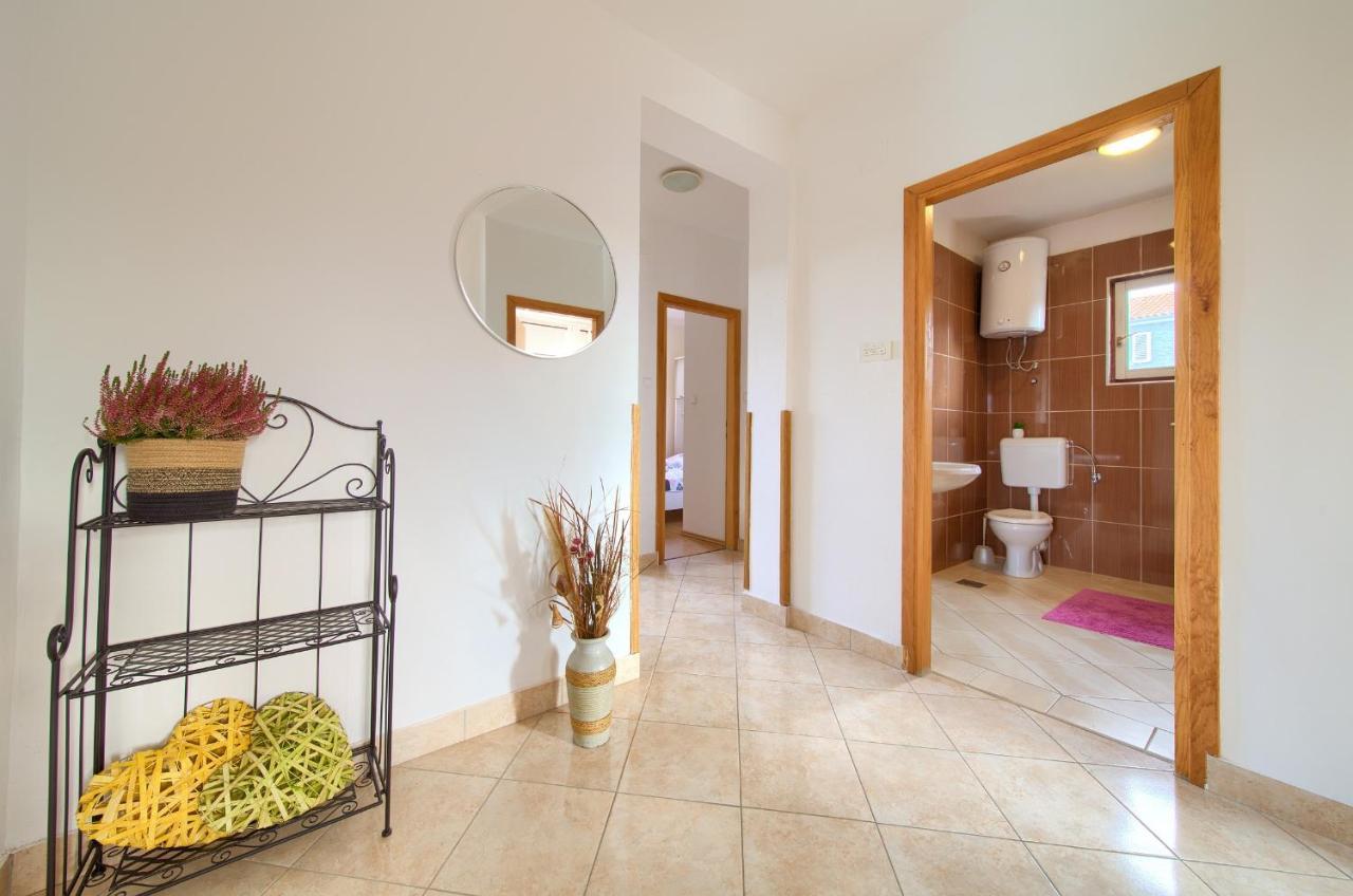 Rasopasno Apartment With Terrace And Private Parking Esterno foto