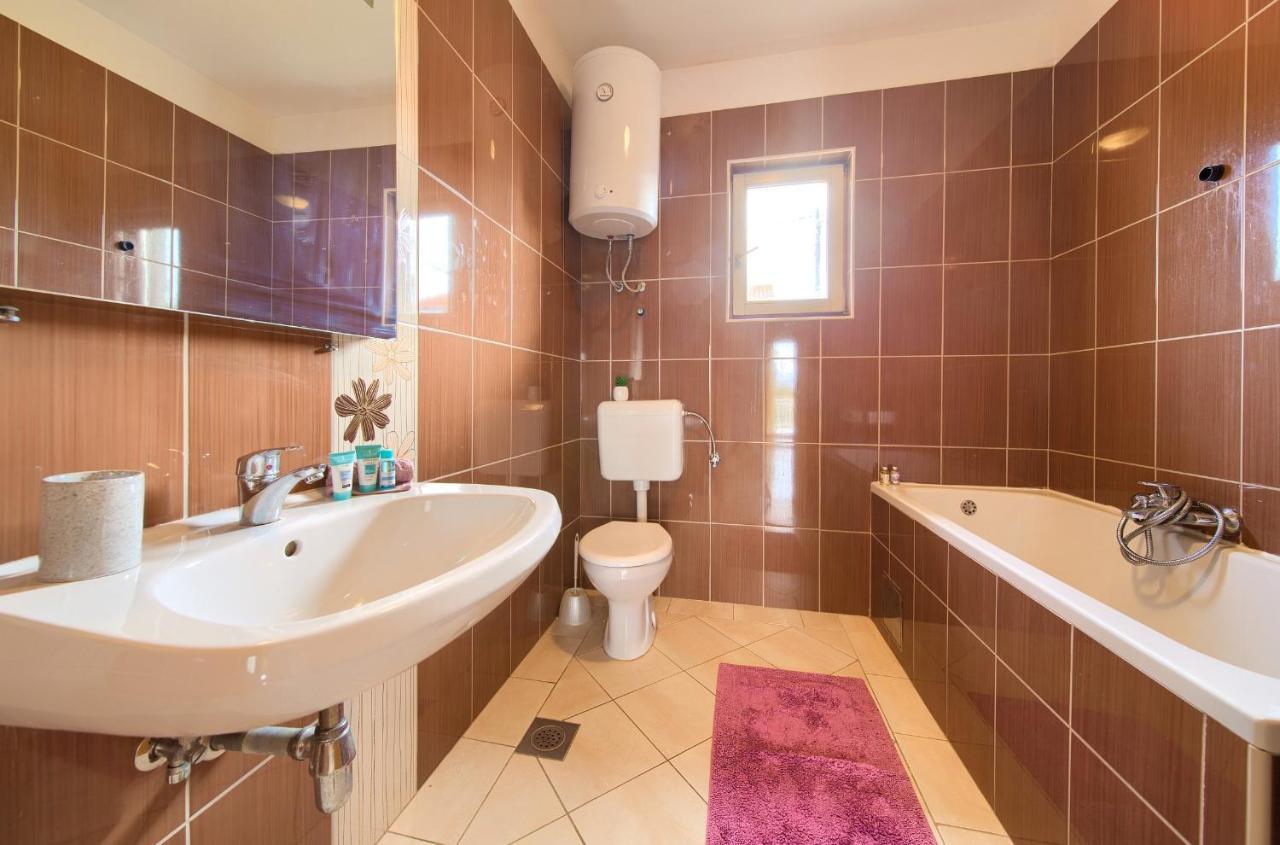 Rasopasno Apartment With Terrace And Private Parking Esterno foto