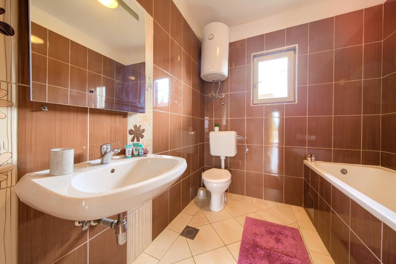 Rasopasno Apartment With Terrace And Private Parking Esterno foto