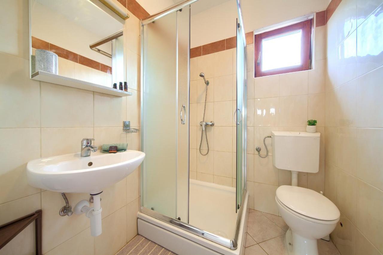 Rasopasno Apartment With Terrace And Private Parking Esterno foto